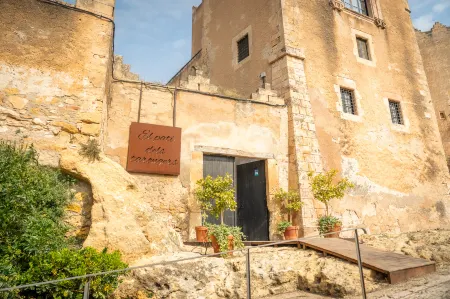 Gran Claustre Boutique Hotel Отели в г. Веспелья-де-Гайя