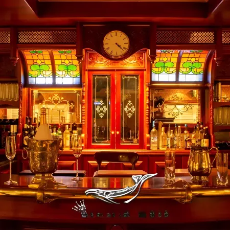 Grand Lux Boutique Manor
