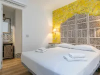 Aparthotel Quo Eraso Hotels near Concha Espina Metro Station