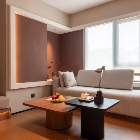 Xiyue Designer Hotel (Zhongshan Ferry Branch, Erma Road Food Street)