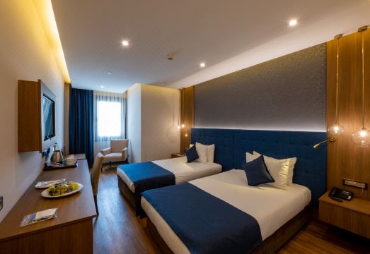 Nova Plaza Crystal HotelHotel Overview