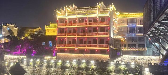 Huaqiao River View Homestay (Qianzhou Ancient City) Hotel a Jishou