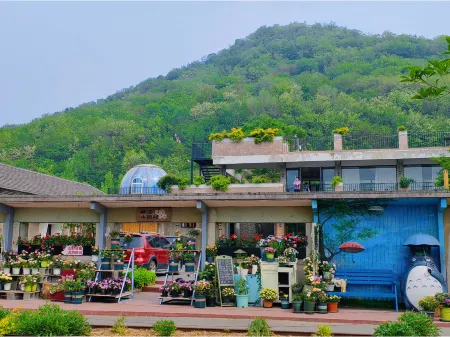 Feidong Huachaoji Flower Courtyard Homestay Отели рядом с достопримечательностью «Liujiafan Ancient Dwellings»