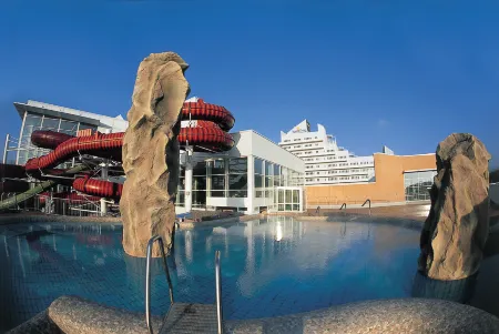 Wyndham Stralsund HanseDom Отели в г. Ной-Бартельсхаген