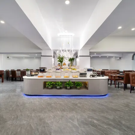 Haobin Holiday Inn (Harbin Railway Station Museum Subway Station)