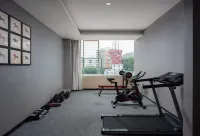 Poina Huishe Chain Hotel (Yingjiang Yinghu Park Store)