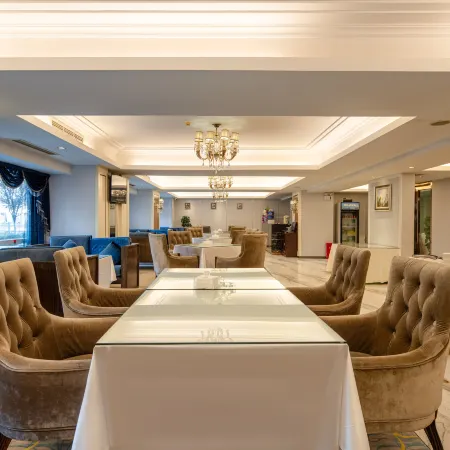 Alice Hotel Отели рядом с достопримечательностью «Глобальный центр «Новый век»»