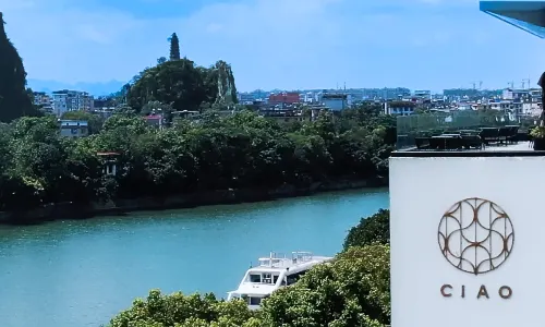 Li River CIAO Hotel( Guilin Elephant Trunk Hill)
