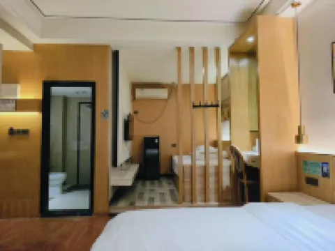 Aimu Hotel (Changge Yifeng City Plaza) Hotels in Changge