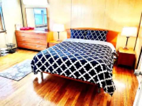 LGA, 3 Br Duplex Private House!