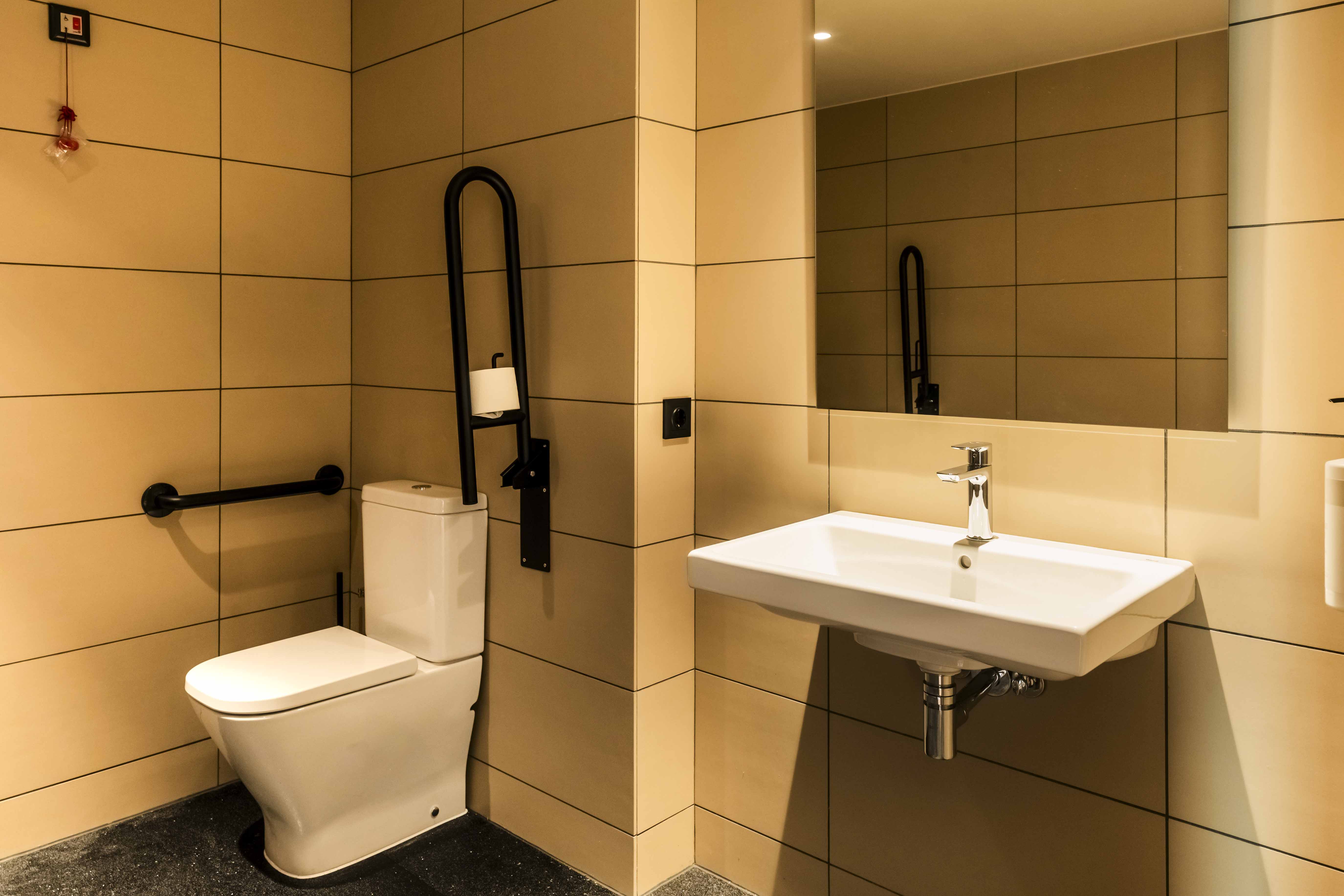 easyHotel Barcelona La Sagrera Habitaciones Photos