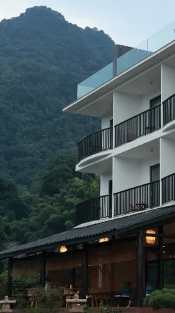 Pure Cloud Hotel