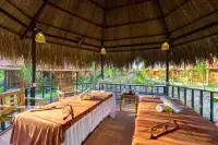 Island Lodge Hotels near Ong Lang Beach