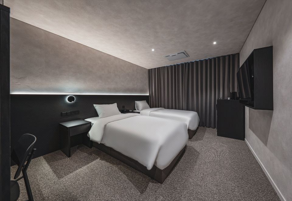 고유인&홈즈 주변 거리