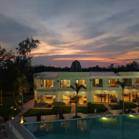 Lanhai Yijing Sea View Resort Hotel