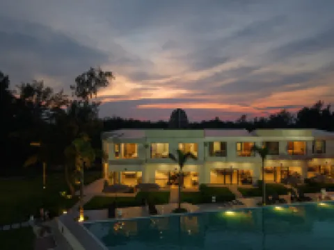 Lanhai Yijing Sea View Resort Hotel