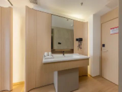 Sherman Hotel Hotels in Anyi
