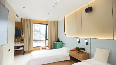 Huguan Yunlushanqi Mountain View Homestay (Grand Canyon Town Branch) Отели рядом с достопримечательностью «Jiulongdong Sceneic Area»