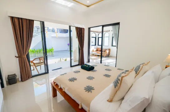 Crystal Flow Guest House & Apartment Canggu