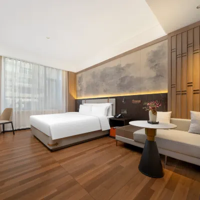 Wuchang Xinyue Zhenpin Hotel (South Square) Hotels near Crescent Lake Scenic Area