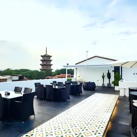 Xiyu Guesthouse Отели рядом с достопримечательностью «Монастырь Кайюань»