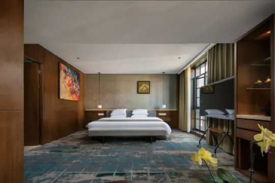 Yijiangchunshui · 1912 Guofeng Hotel (Hangzhou Xihu Huanglong Sports Center) Отели рядом с достопримечательностью «Shuangfeng Chayun Scenic Resort»