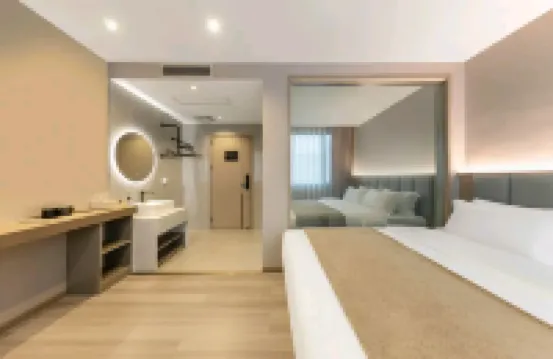 Qiyuan Hotel (Liupanshui High-Speed Railway Station People's Square)