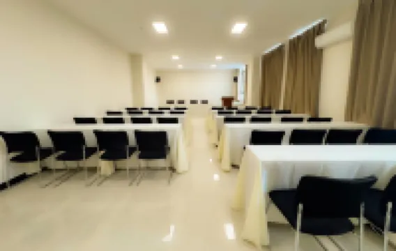 Urba Hotel (Dushanzi Duku Highway Branch)