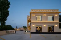 Nayiye View Inn · 360° Mountain View Panoramic Vacation Boutique Stay (Ku'erdening Scenic Area) - Parkering