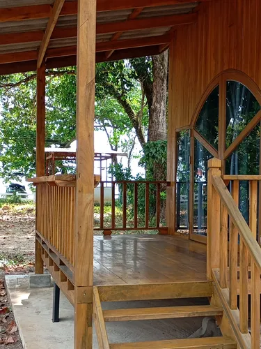 รูปภาพของบ้านไม้ริมหาด อ่าวนุ่นรีสอร์ท @TTC