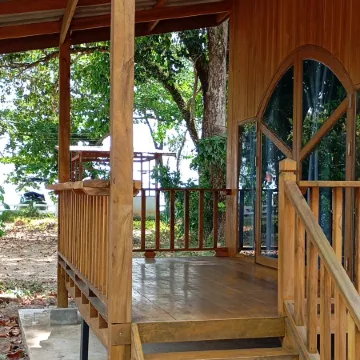 Wood Cabin by the bay, Awnon Beach at Time Travel Club