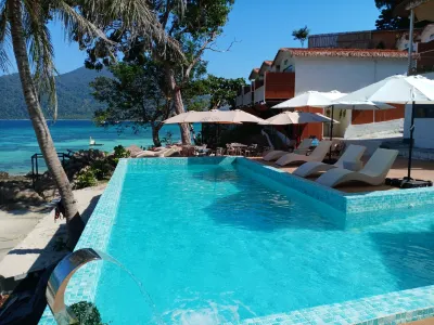 Aya Beach Resort Koh Lipe Hotel berhampiran Pantai Sanom