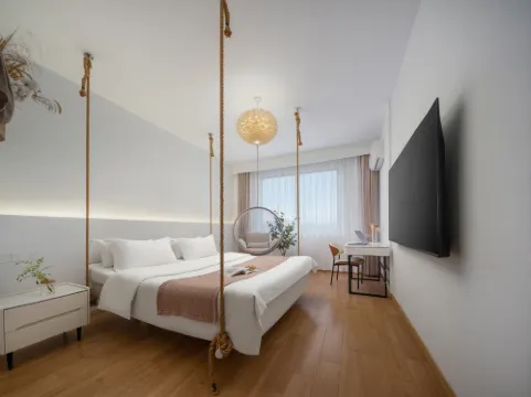 Banxia Inn (Hengdian Mingqing West Road)