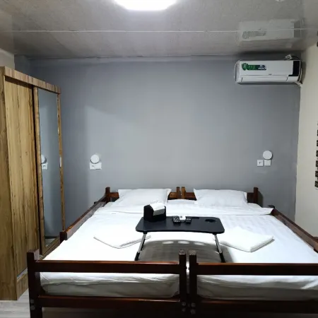 Caravan Hostel