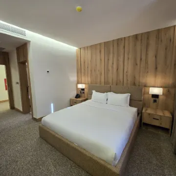 BAZ Hotel Airport Road Hotels in 