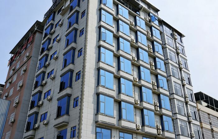 Longan Weiman Hotel