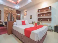 RedDoorz Syariah Near Margahayu Raya Hotels in Buahbatu