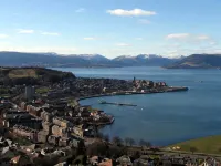 2-Bed Gourock Margaret St - Sleeps 4 - Contractors, Business & Relocations - Free Parking Hotels in Gourock