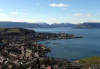 2-Bed Gourock Margaret St - Sleeps 4 - Contractors, Business & Relocations - Free Parking - Wifi