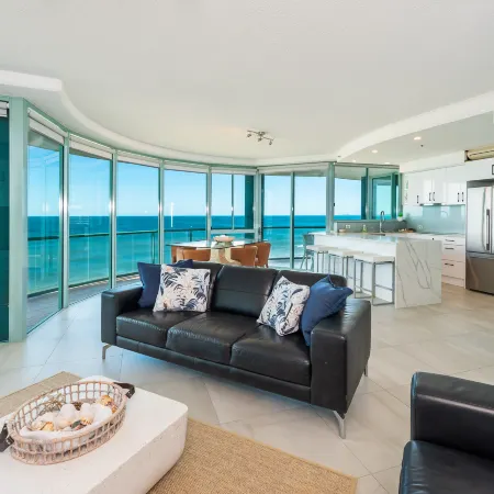The Waterford on Main Beach