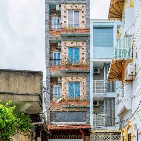 Saigon Riverside Retreat - Bright Balcony Studio with City View near Ben Thanh Market Отели рядом с достопримечательностью «Стадион Фу Тхо»