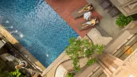 Nadi Hotel Legian - piscina