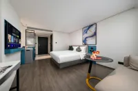 Jane Love Hotel