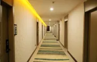 Tongxiang Xinfeng Hotel (Tongxiang Railway Station Runda International Branch)