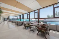 Jinquan Xiaozhu · Double Swimming Pool Family-Friendly Chinese Inn (Khorgas Station) - С бассейном