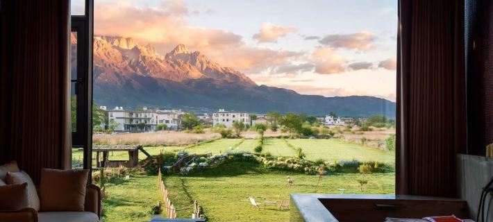 XiangYe.Yunqi Place, Sunlight on Snow Mountain Private Hot Spring Viewing Area Hotels in Yulong