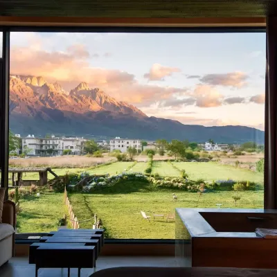 XiangYe.Yunqi Place, Sunlight on Snow Mountain Private Hot Spring Viewing Area Hotels near Baisha Ancient Town