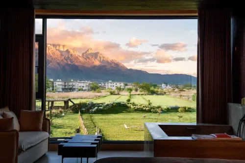 XiangYe.Yunqi Place, Sunlight on Snow Mountain Private Hot Spring Viewing Area