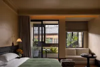 Yunyinshe · Southern French Medieval Style Holiday Villa ( South Gate Zhongyi Market Store) - balcony
