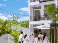 May Bliss Villa Hotels near Marble Mountains